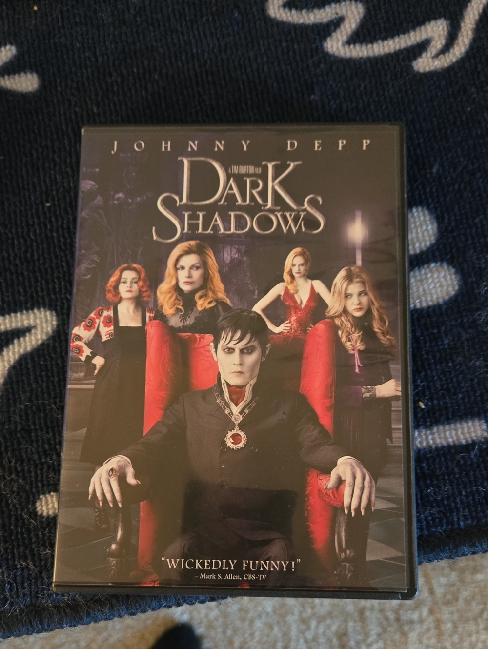 ALL DVDS $3 WITH BUNDLE🤑Dark Shadows DVD - Movie Cover Art